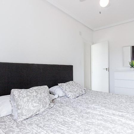 3 Bedroom Awesome Apartment In Santa Pola Eksteriør bilde